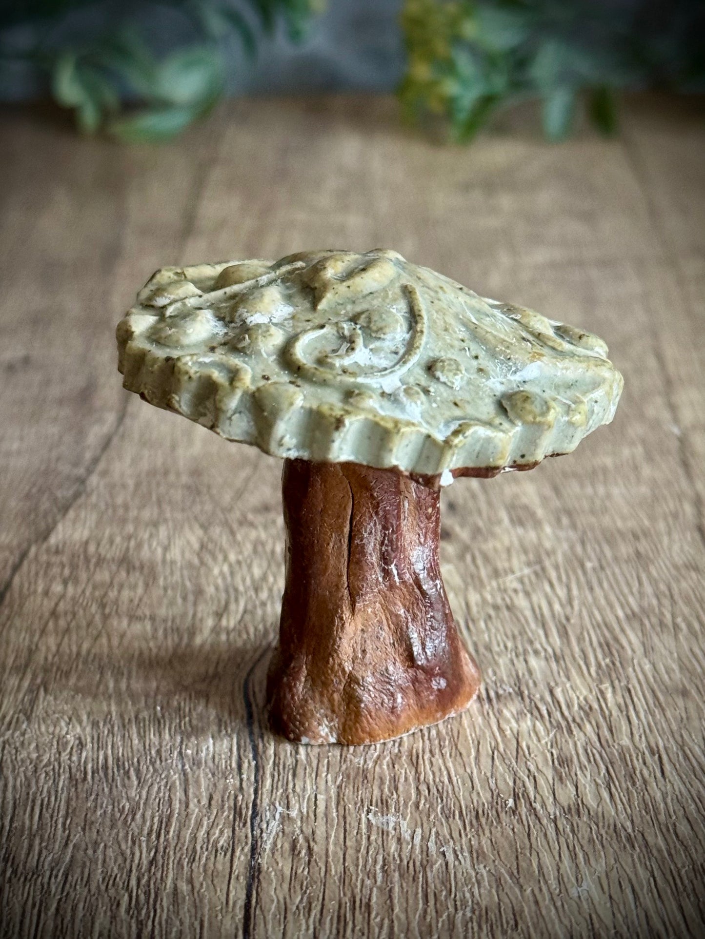 Woodland Mini – Textured Ceramic Mushroom
