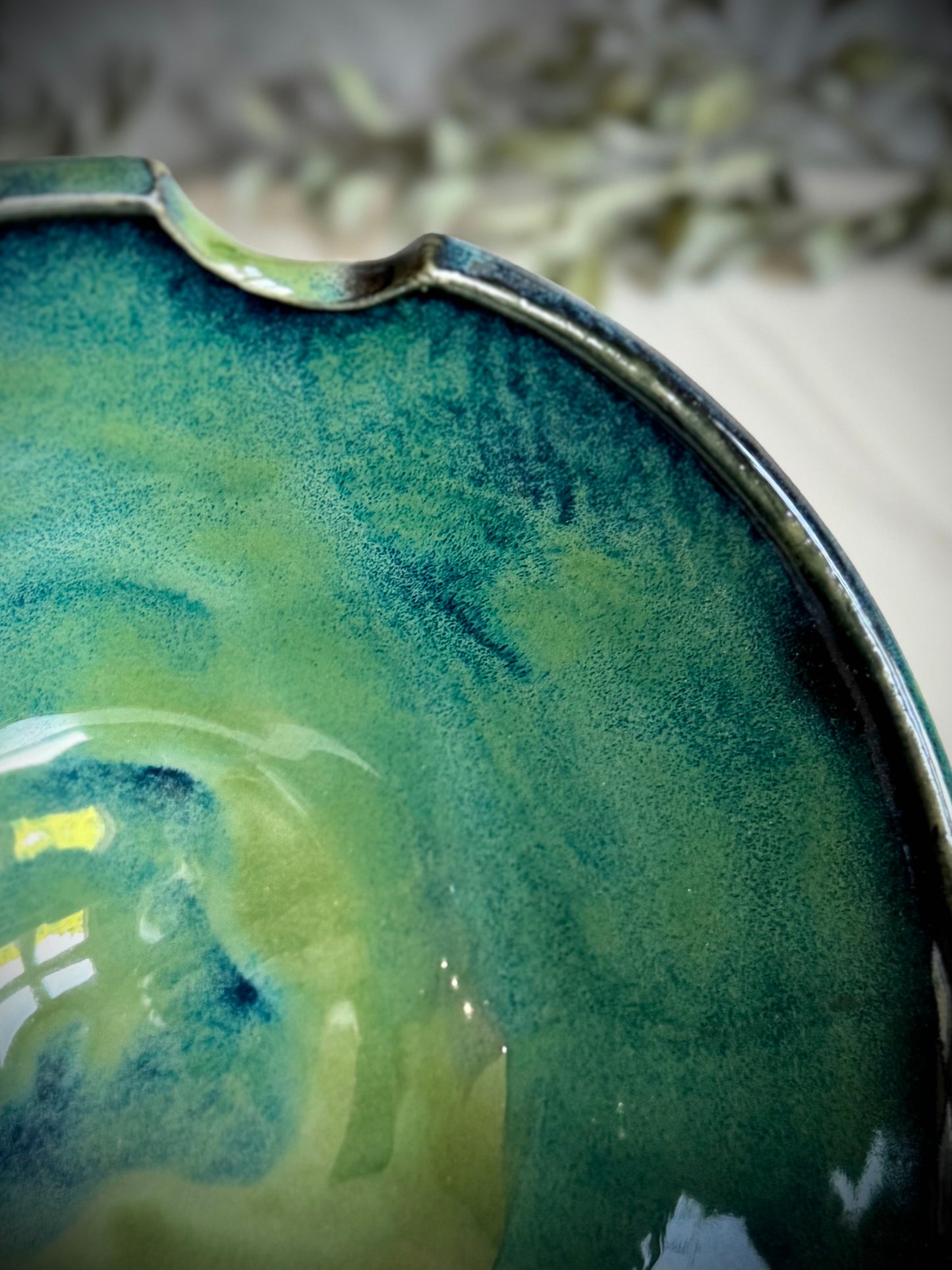 Ramen Bowl - Dark Blue/Green Spiral Carved