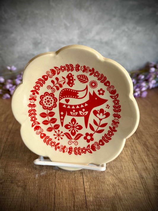 Scalloped Folk Art Plate