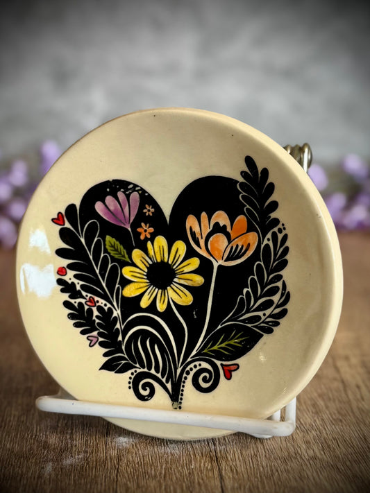 Round Floral Heart Plate