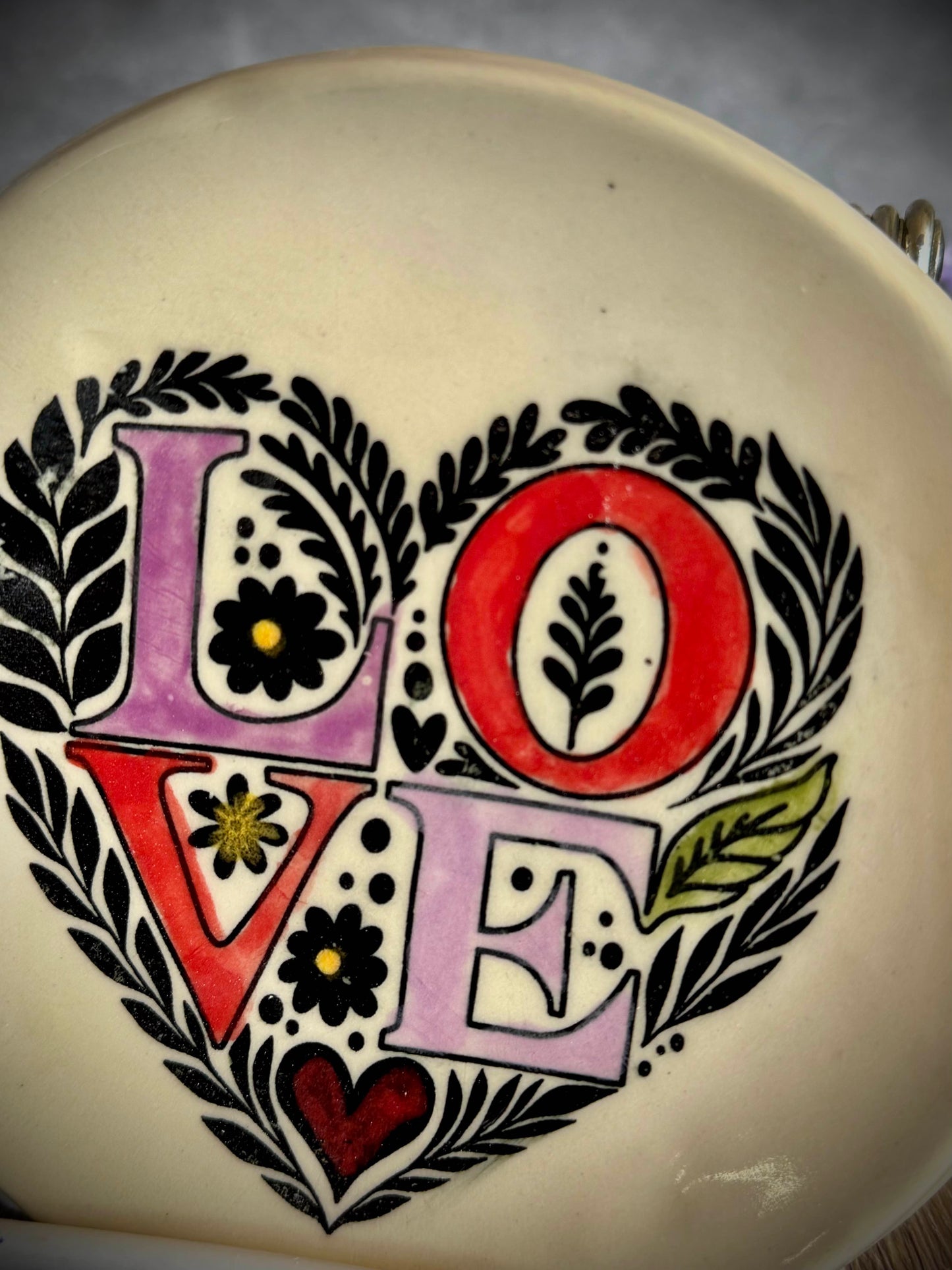 Round "Love" Plate